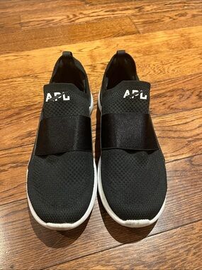 APL Techloom Bliss black sneakers